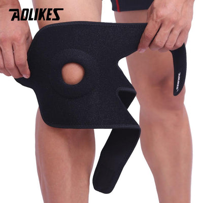 Sports knee pad with silicone cushion. Protect knees and ligament injuries when playing soccer, cycling, gym, jogging...